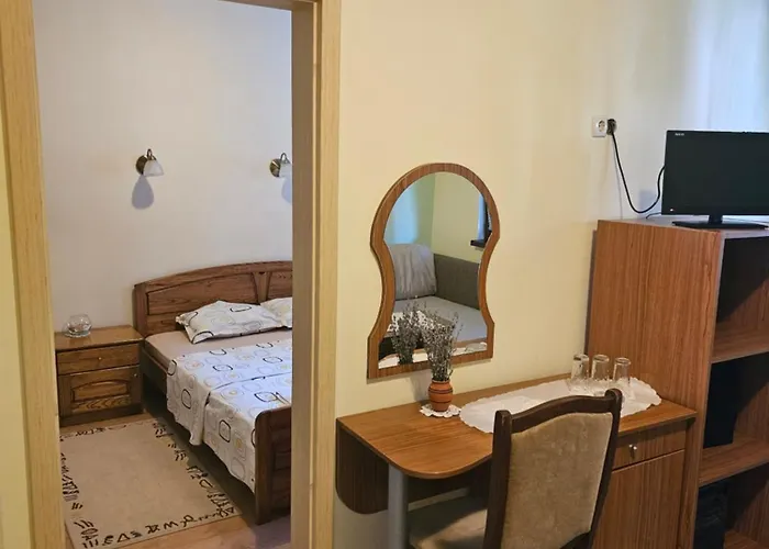 Kristi Homestay *